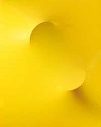kunst-minimalisme-geel schilderij-agostino bonalumi-1.jpg